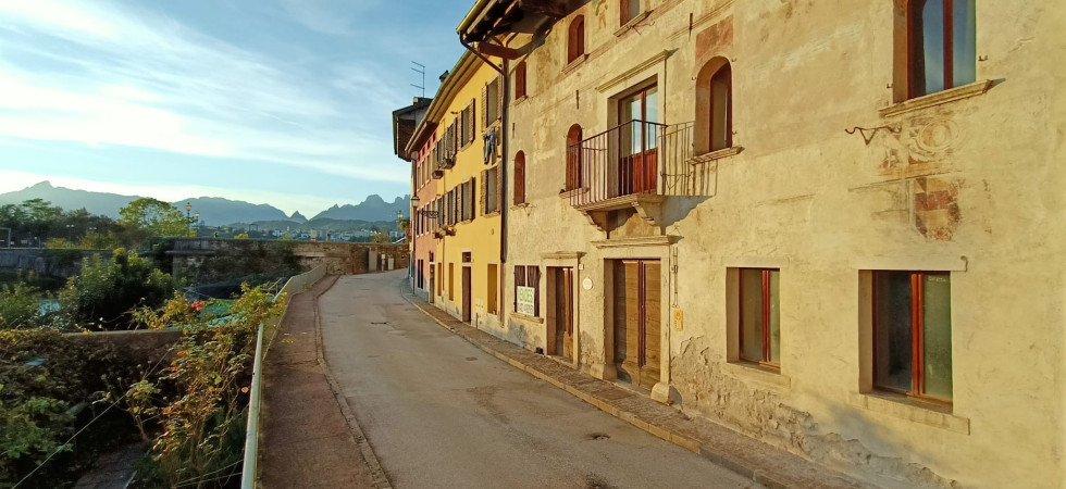 Sul vecchio porto fluviale'' di Belluno arriva libri in zattera'' in un palazzo del '400 mai aperto al pubblico